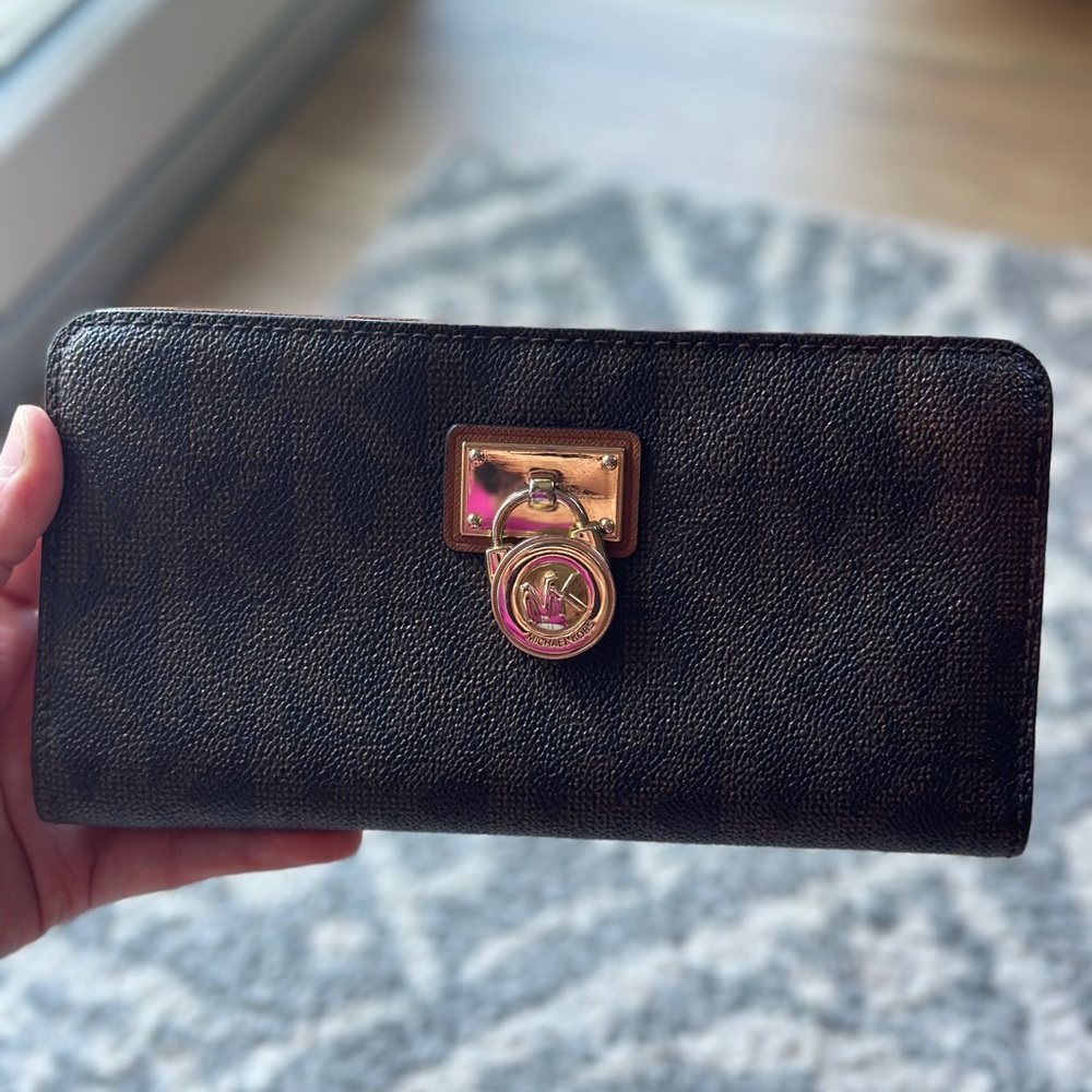 Michael Kors Wallet, Great condition!